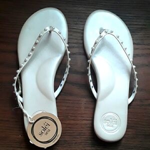 Solei Sea Flip Flops NWT